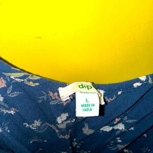 Dip size large light weight tank top